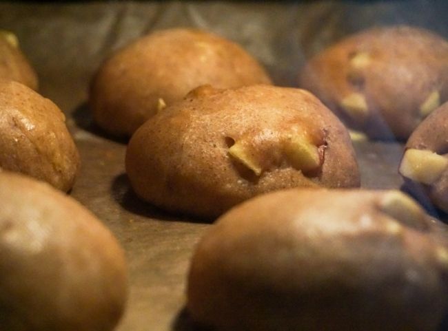 Dattelbrötchen für Kleinkinder backen Dattelbrötchen für Kleinkinder backen