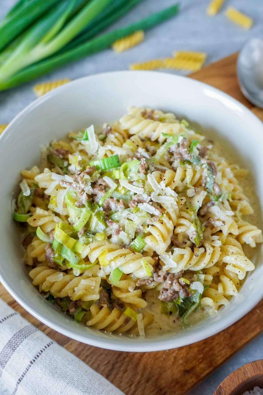 Käse-Lauch-Nudeln mit Hack