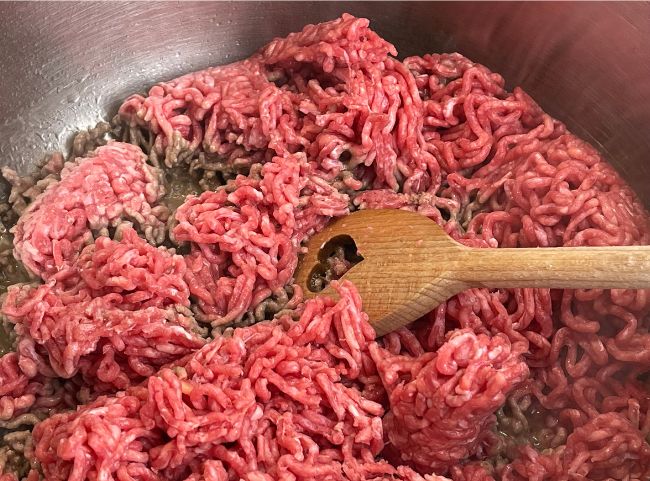 K&auml;se-Lauch-Suppe Hackfleisch anbraten