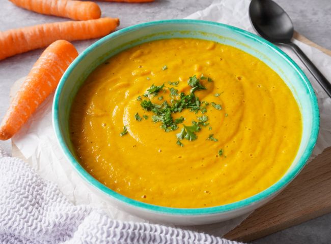 M&ouml;hrensuppe mit Kokosmilch