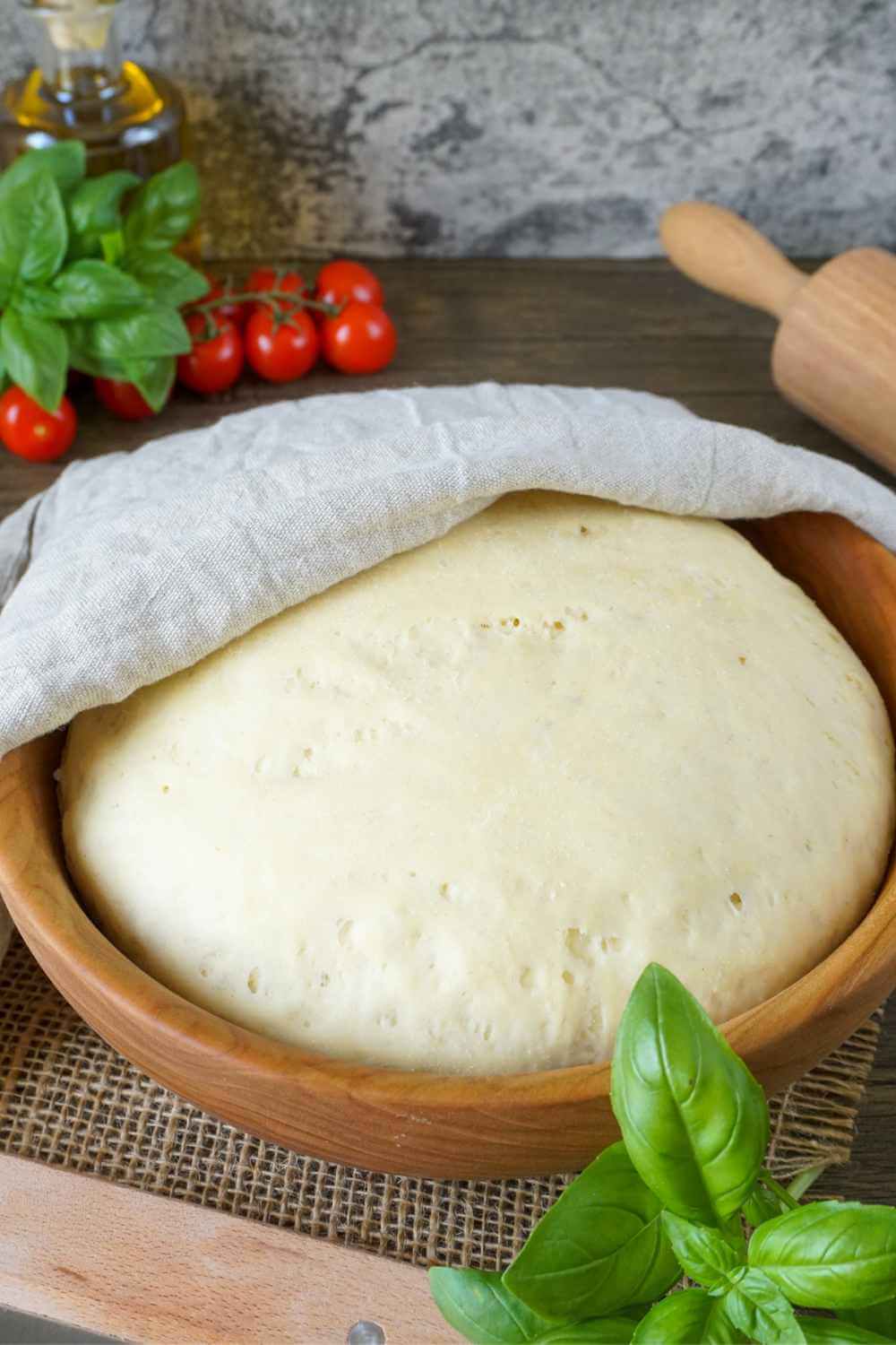 Pizzateig – Rezept zum selber machen, das immer gelingt! Pizzateig – Rezept zum selber machen, das immer gelingt!