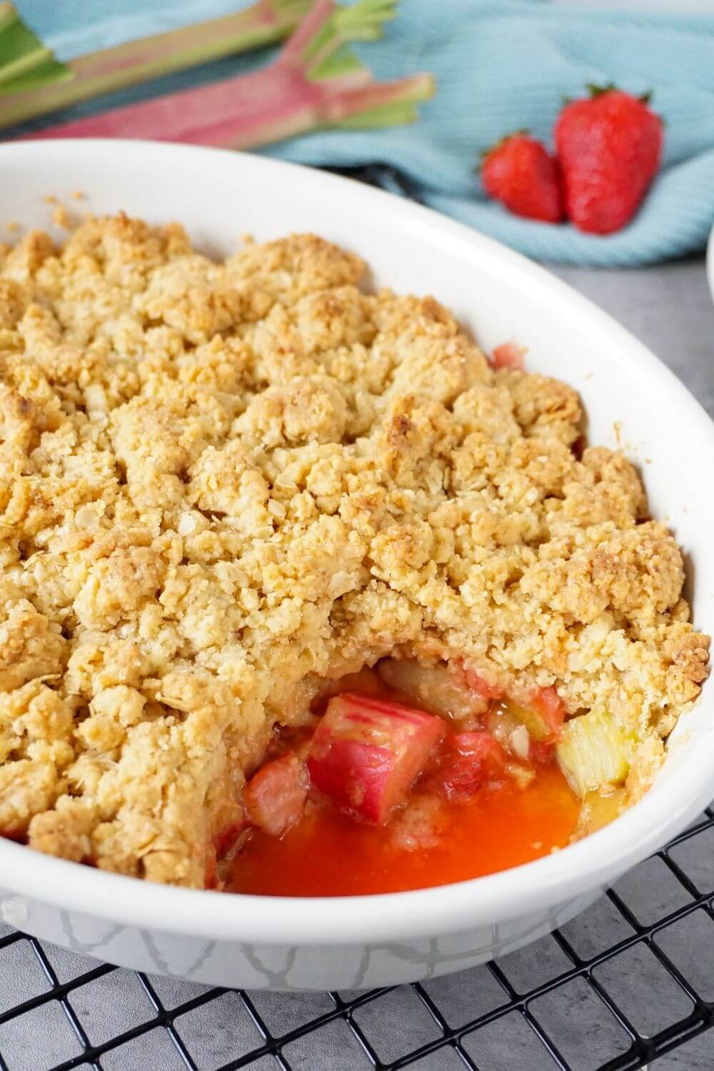 Erdbeer-Rhabarber-Crumble