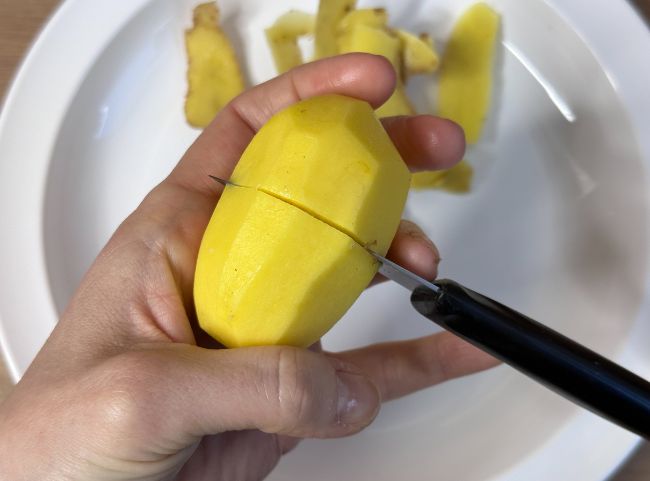 Salzkartoffeln - Kartoffeln halbieren Salzkartoffeln - Kartoffeln halbieren